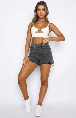 On Vacay Denim Shorts Washed Black 11 On Vacay Denim Shorts Washed Black -whitefox shop 14.12.21 881