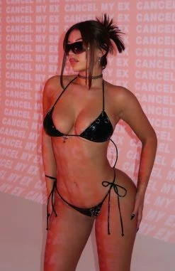 Kiss & Tell Bikini Top Shiny Black