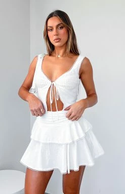 Turn Heads Mini Skirt White -whitefox shop PLAYING ME TOP TURN HEADS MINI SKIRT 05.07.23 01 1